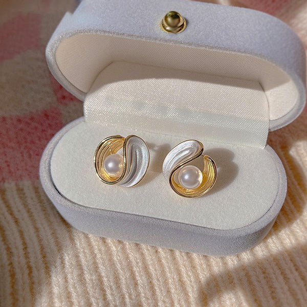 Elegant Korean Pearl Stud Earrings for Women – 14K Gold-Plated Geometric Design Fashion Jewelry