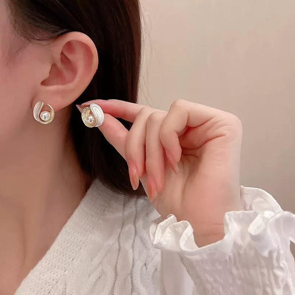 Elegant Korean Pearl Stud Earrings for Women – 14K Gold-Plated Geometric Design Fashion Jewelry